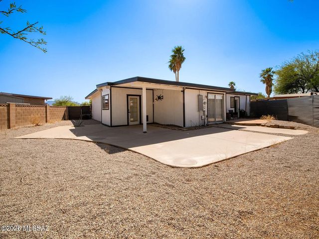 6832 N Autumn Place, Tucson, AZ 85741