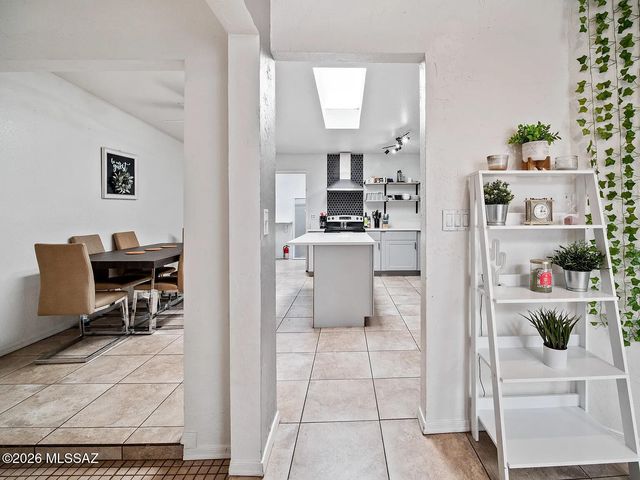 6832 N Autumn Place, Tucson, AZ 85741