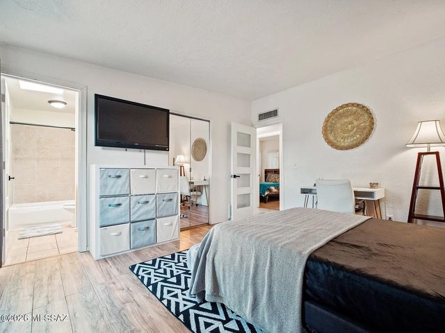 6832 N Autumn Place, Tucson, AZ 85741