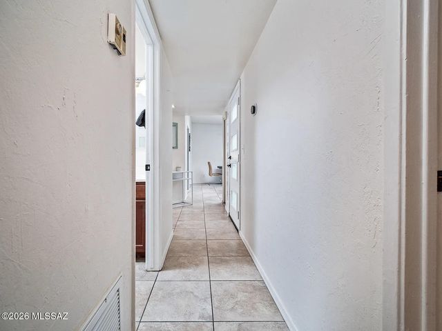 6832 N Autumn Place, Tucson, AZ 85741