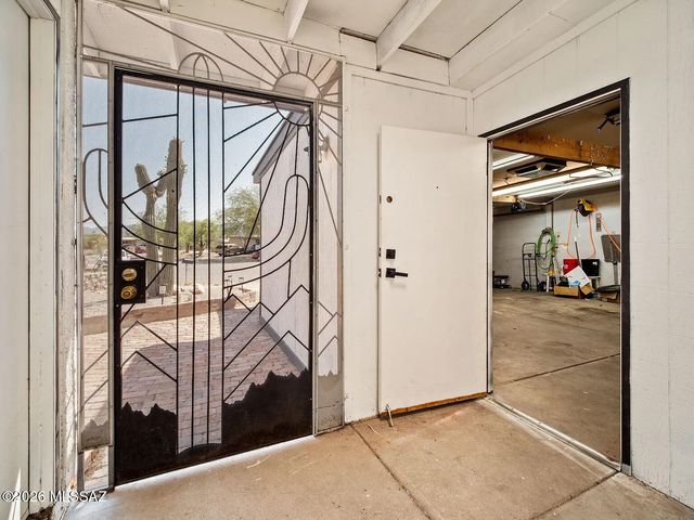 6832 N Autumn Place, Tucson, AZ 85741