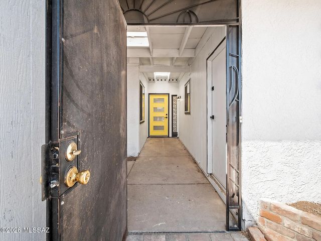 6832 N Autumn Place, Tucson, AZ 85741