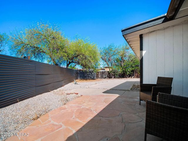 6832 N Autumn Place, Tucson, AZ 85741