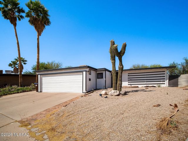 6832 N Autumn Place, Tucson, AZ 85741