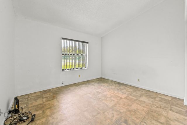 57 VIA DE CASAS NORTE, Boynton Beach, FL 33426