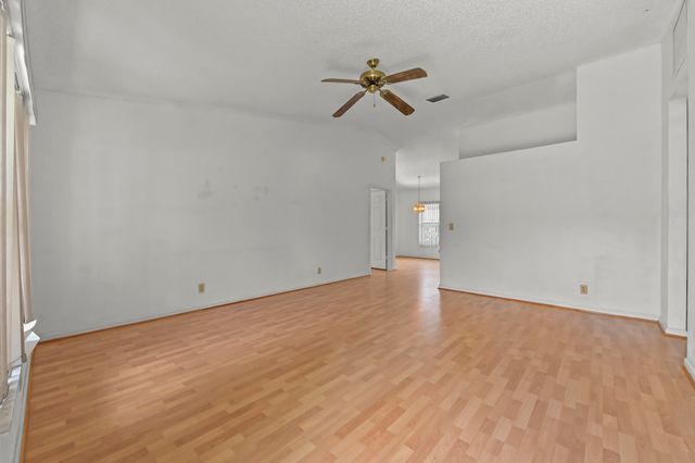 57 VIA DE CASAS NORTE, Boynton Beach, FL 33426