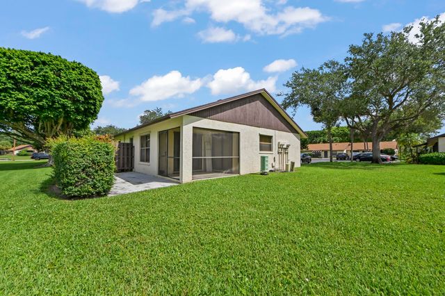 57 VIA DE CASAS NORTE, Boynton Beach, FL 33426