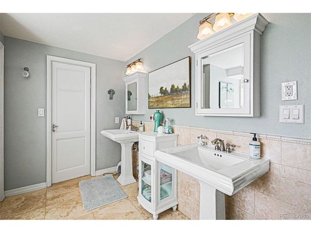 1574 Sunset Ridge Rd, Highlands Ranch, CO 80126