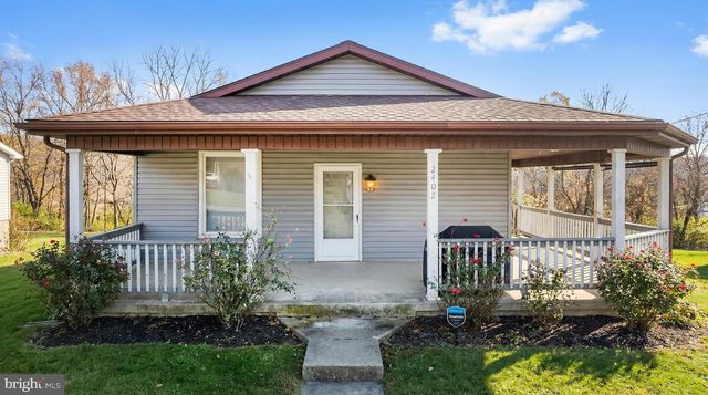 2402 CRALEY RD, Windsor, PA 17366