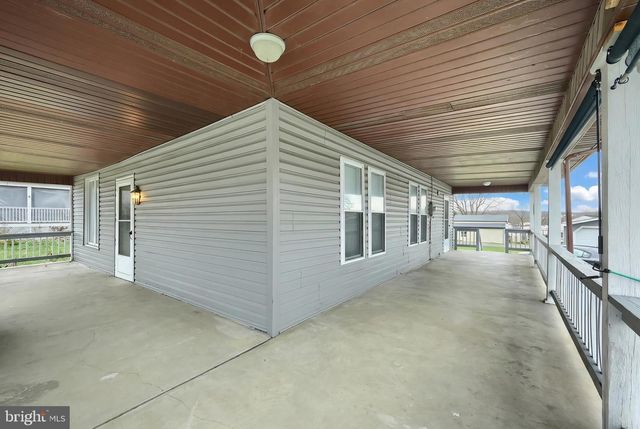 2402 CRALEY RD, Windsor, PA 17366