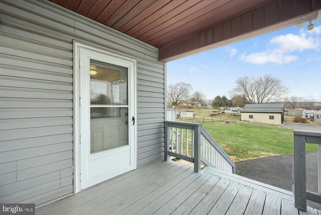 2402 CRALEY RD, Windsor, PA 17366