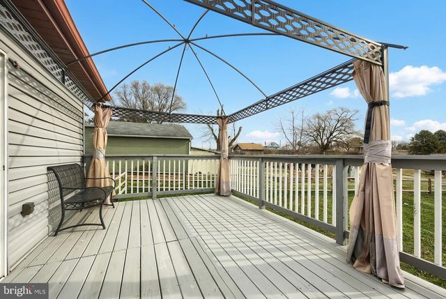 2402 CRALEY RD, Windsor, PA 17366