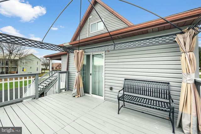 2402 CRALEY RD, Windsor, PA 17366