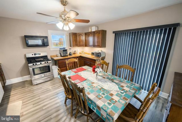 2402 CRALEY RD, Windsor, PA 17366