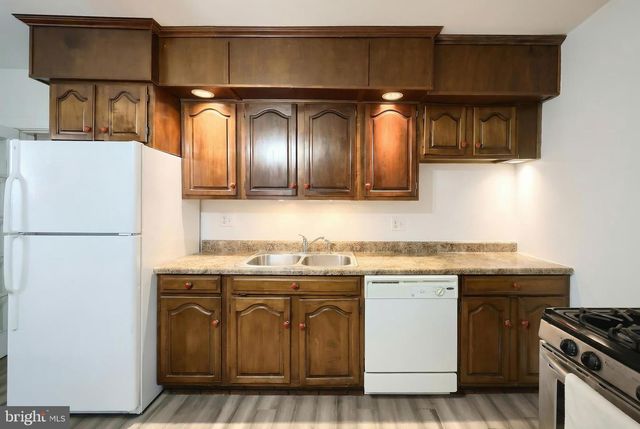 2402 CRALEY RD, Windsor, PA 17366