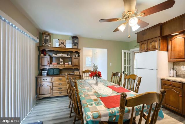 2402 CRALEY RD, Windsor, PA 17366