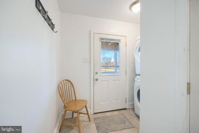 2402 CRALEY RD, Windsor, PA 17366