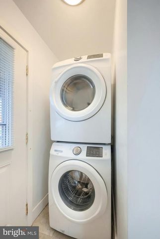 2402 CRALEY RD, Windsor, PA 17366