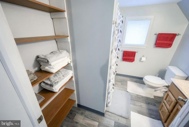 2402 CRALEY RD, Windsor, PA 17366