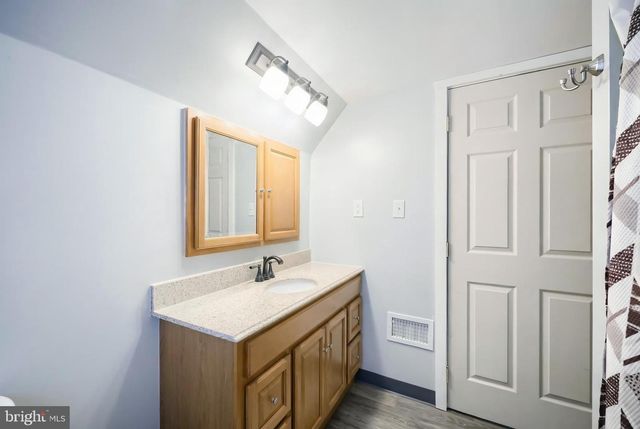 2402 CRALEY RD, Windsor, PA 17366