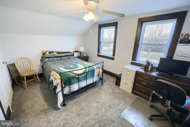 2402 CRALEY RD, Windsor, PA 17366