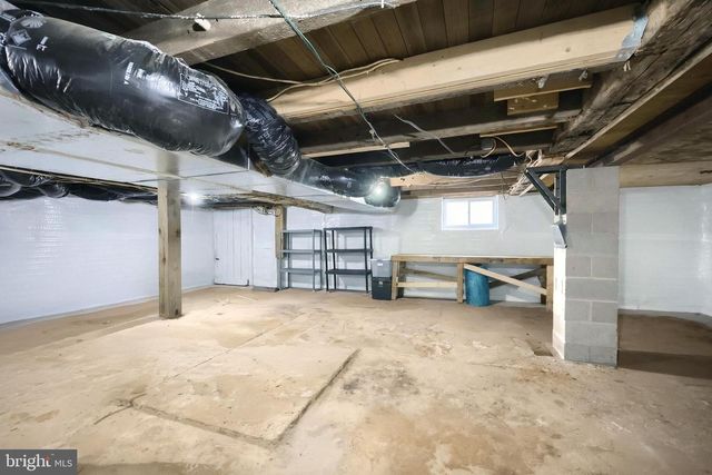 2402 CRALEY RD, Windsor, PA 17366