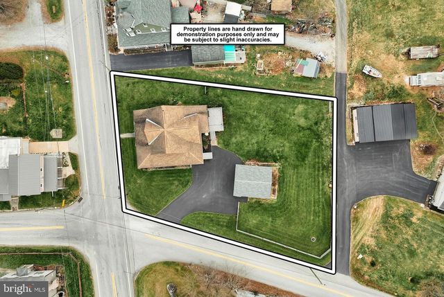 2402 CRALEY RD, Windsor, PA 17366