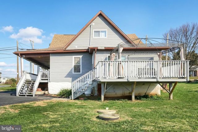 2402 CRALEY RD, Windsor, PA 17366