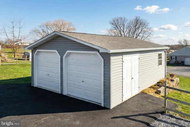 2402 CRALEY RD, Windsor, PA 17366