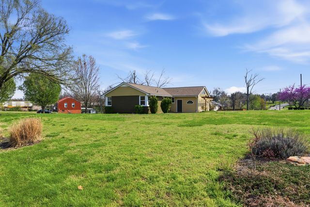 4430 Saunders Ave, Nashville, TN 37216