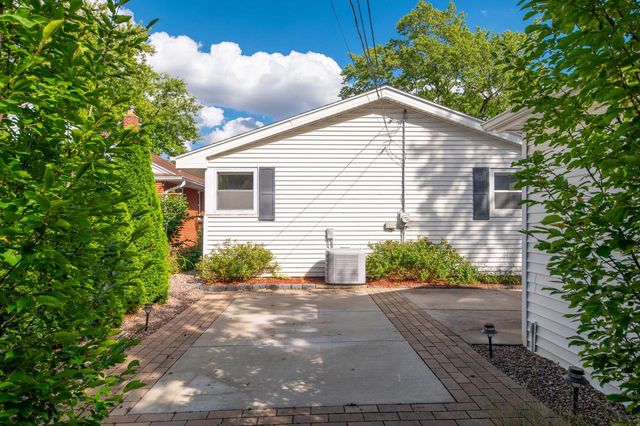 2533 N 113th STREET, Wauwatosa, WI 53226
