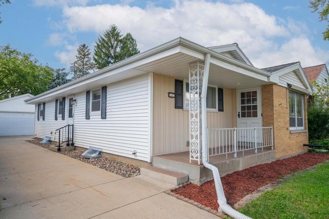 2533 N 113th STREET, Wauwatosa, WI 53226