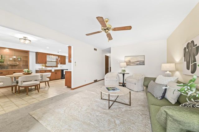 2533 N 113th STREET, Wauwatosa, WI 53226