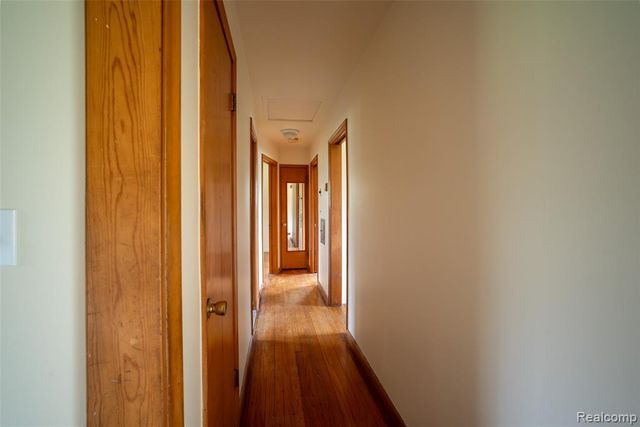 6886 E Nashway, West Bloomfield, MI 48322