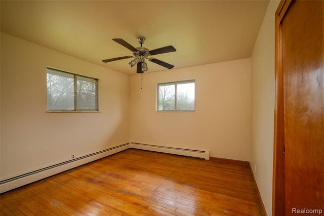 6886 E Nashway, West Bloomfield, MI 48322