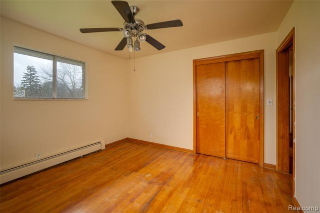 6886 E Nashway, West Bloomfield, MI 48322