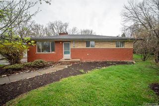 6886 E Nashway, West Bloomfield, MI 48322