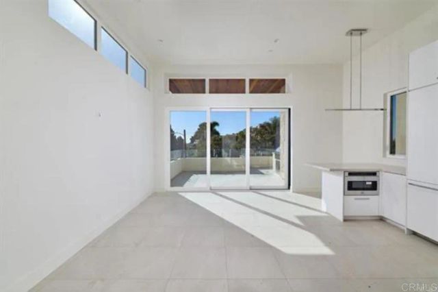 3903 Haines, San Diego, CA 92109