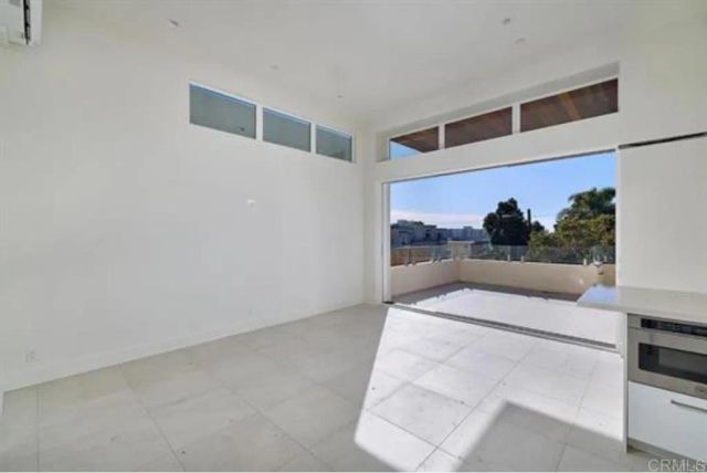 3903 Haines, San Diego, CA 92109