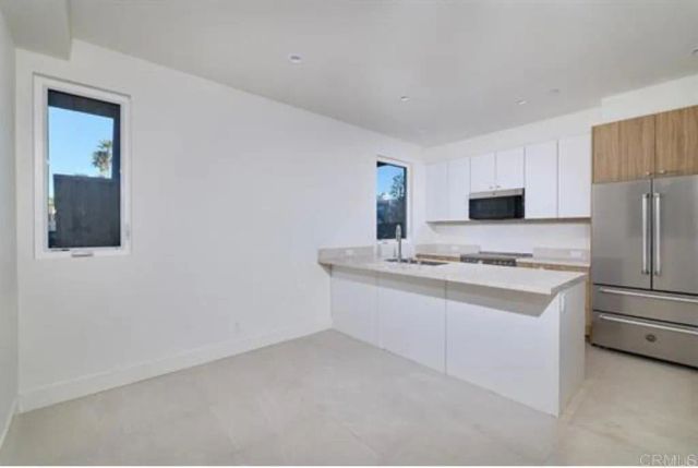 3903 Haines, San Diego, CA 92109