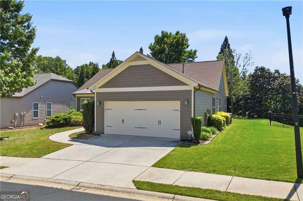 424 Larkspur Drive, Canton, GA 30114
