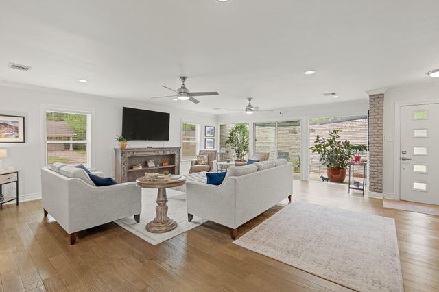 5451 Stillbrooke Drive, Houston, TX 77096