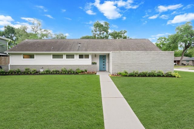 5451 Stillbrooke Drive, Houston, TX 77096