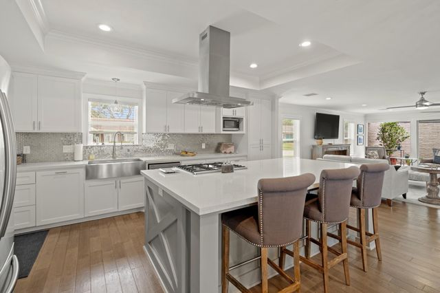 5451 Stillbrooke Drive, Houston, TX 77096