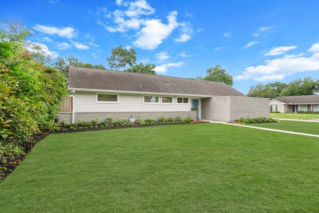 5451 Stillbrooke Drive, Houston, TX 77096