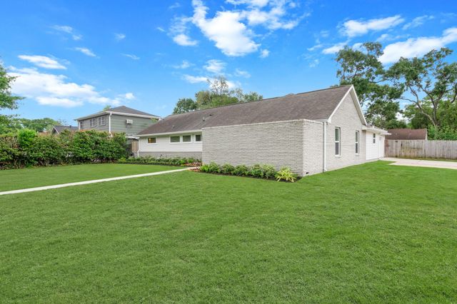 5451 Stillbrooke Drive, Houston, TX 77096