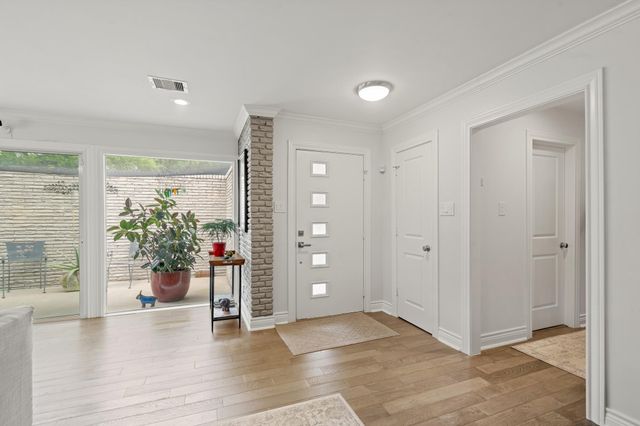 5451 Stillbrooke Drive, Houston, TX 77096