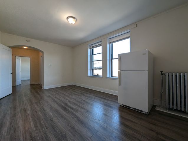 3335 W Diversey Avenue 102, Chicago, IL 60647