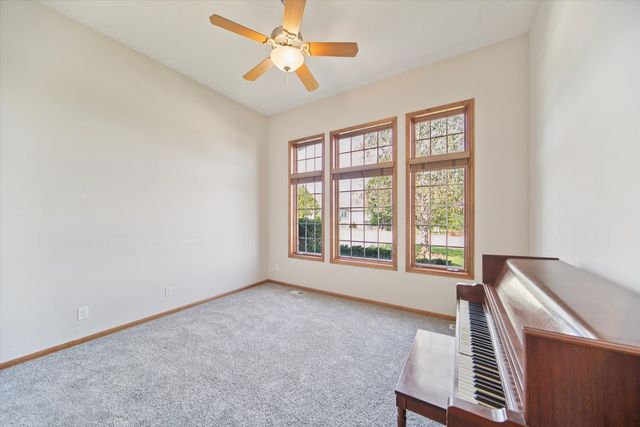 15142 Clearview Lane, Urbandale, IA 50323