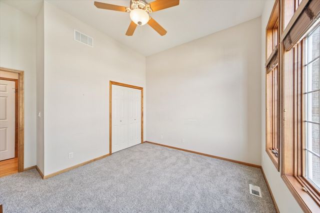 15142 Clearview Lane, Urbandale, IA 50323